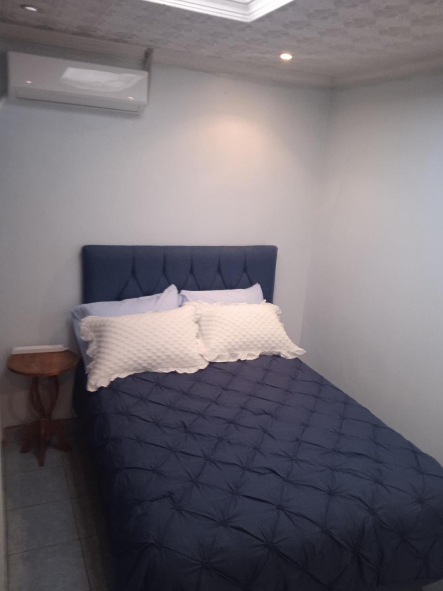 ألاخويلا Alexander B&B المظهر الخارجي الصورة