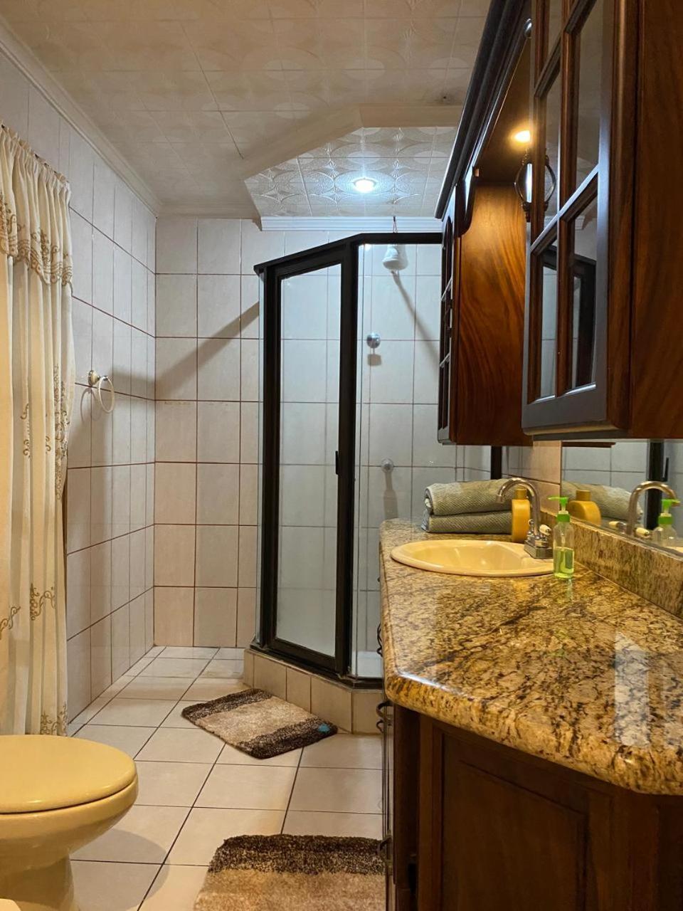 ألاخويلا Alexander B&B المظهر الخارجي الصورة
